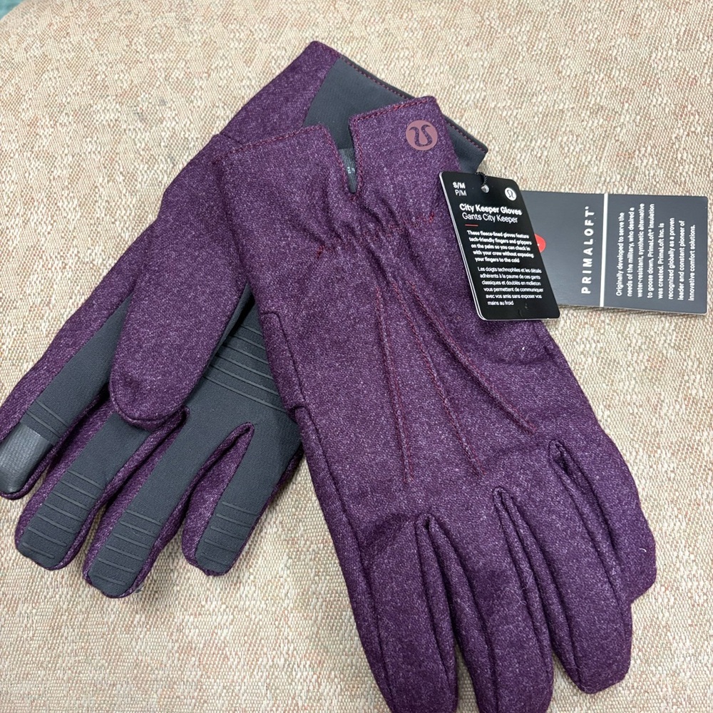Lululemon Deep Purple Tech Friendly Gloves S/M